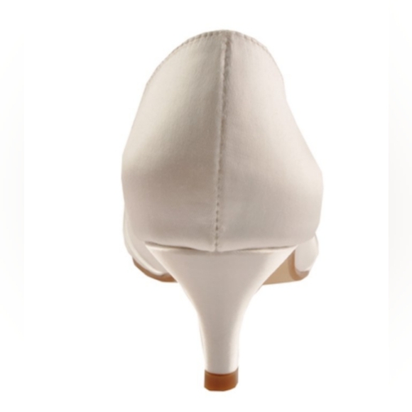 Women's Dyeables Kim White Satin 6B Peep-Toe Heels Evening Wear or Wedding Pumps - Picture 4 of 10